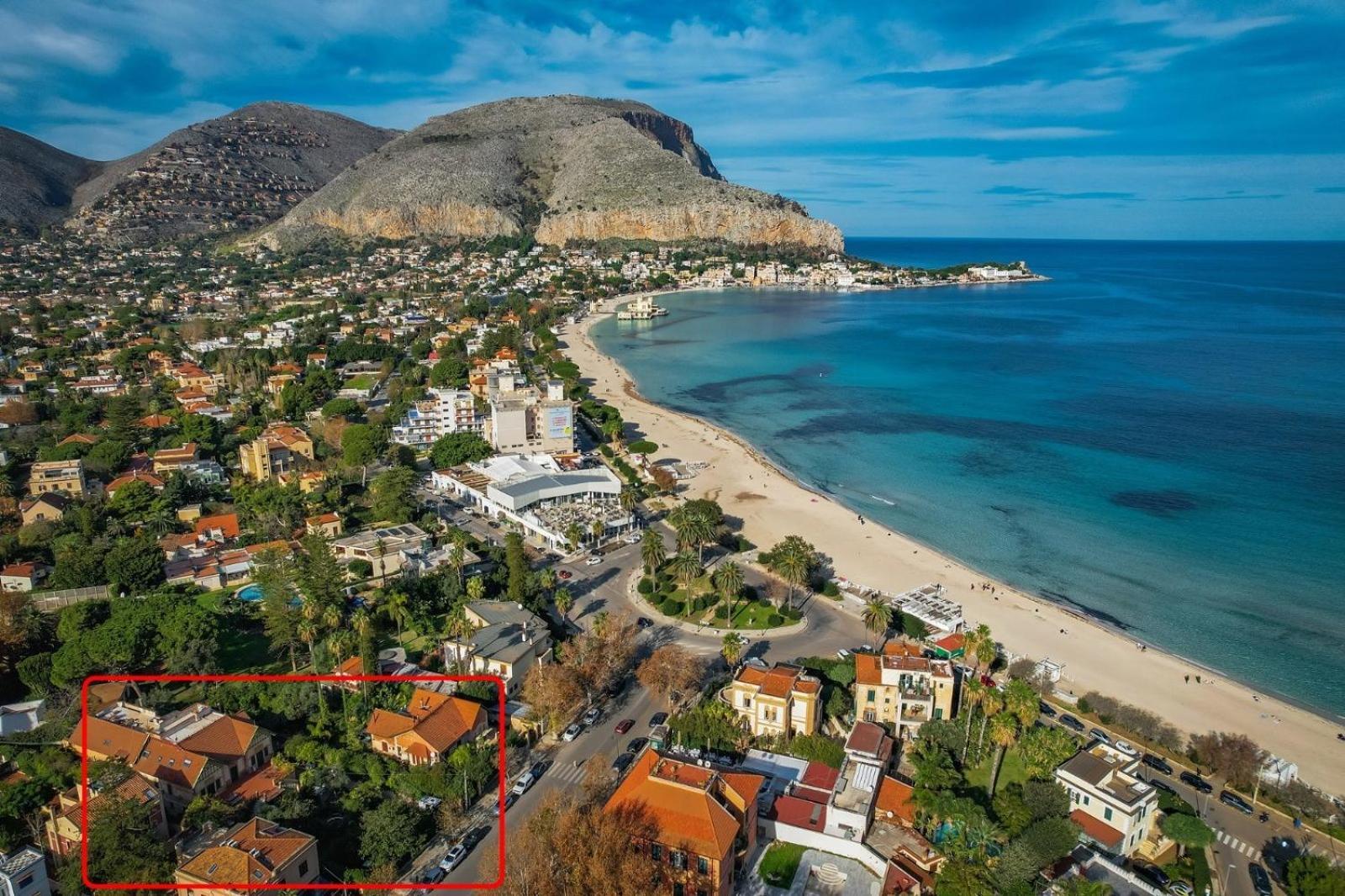 Mondello Beach Luxury Apartments パレルモ エクステリア 写真