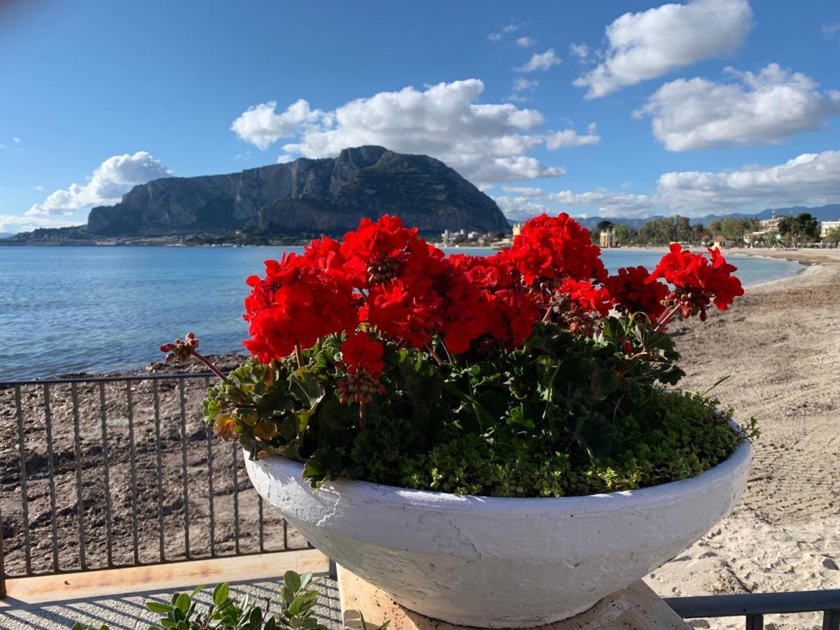 Mondello Beach Luxury Apartments パレルモ エクステリア 写真